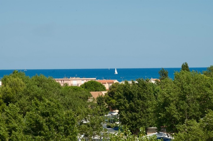 Blick vom Balkon: morgens beim Frühstück den Schiffen und den Goélands zusehen