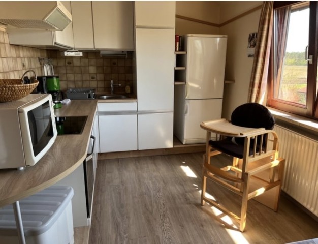 Küche, Kühlschrank mit Gefrierschrank