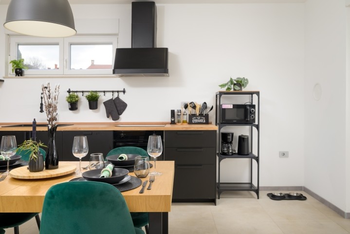 Küche mit Essbereich