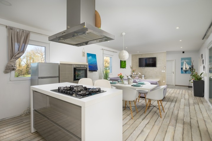 Küche mit Essbereich