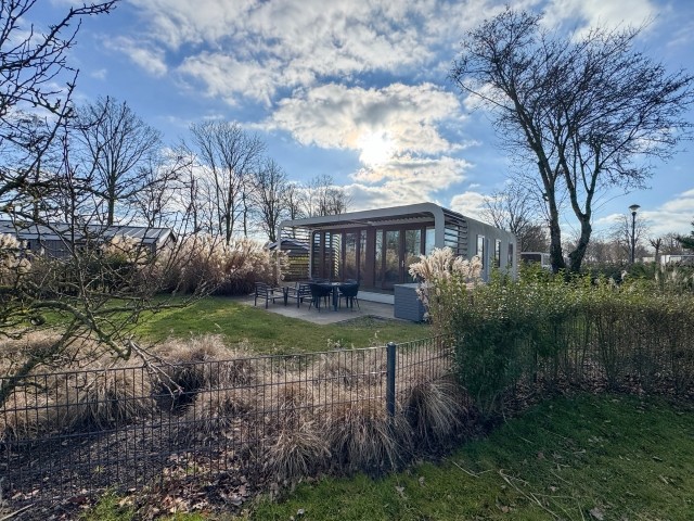 Großer und eingezäunter Garten