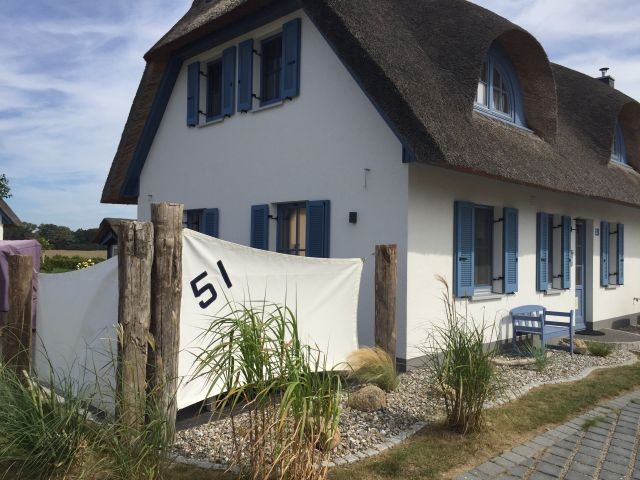Terrasse mit Wind- und Sichtschutz