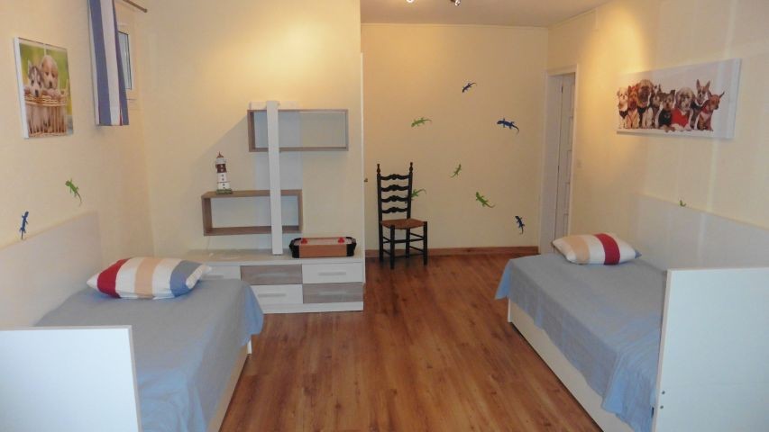 Schlafzimmer 4 im EG mit 4 Einzelbetten 0,90 x 2,00 m