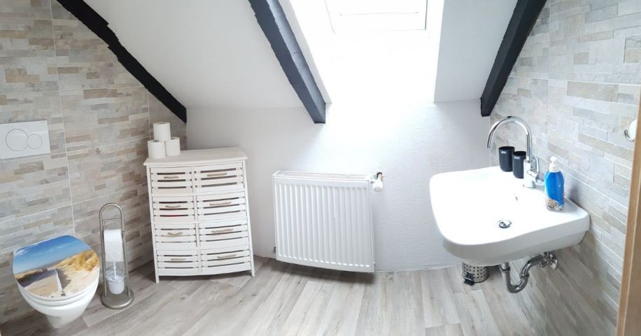 Kleines Bad im DG