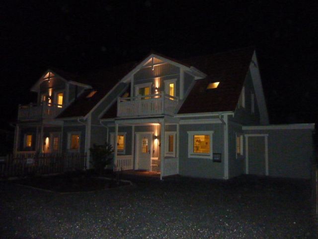 Haus Ronja bei Nacht