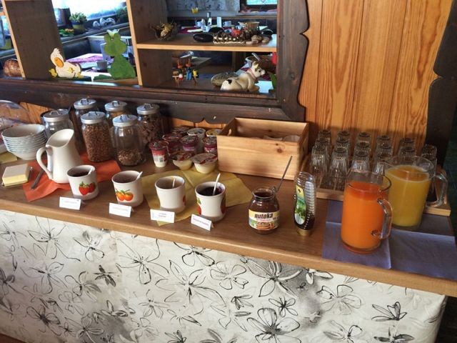 Frühstücksbuffet (mit selbstgemachter Marmelade)
