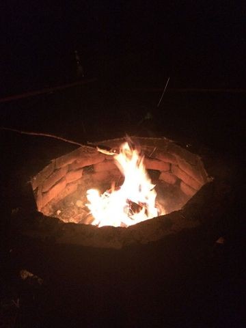 am Lagerfeuer