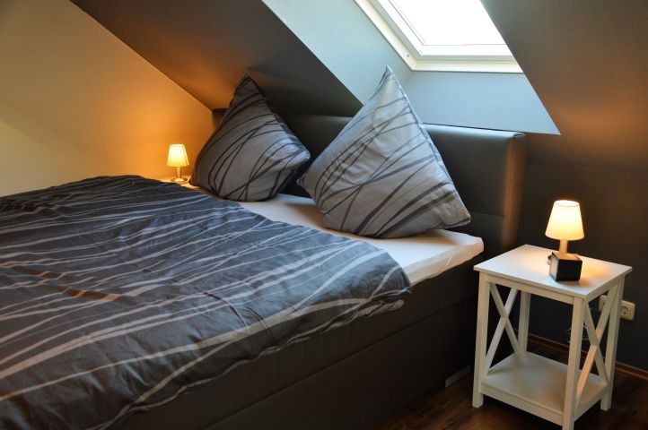 Schlafzimmer DG