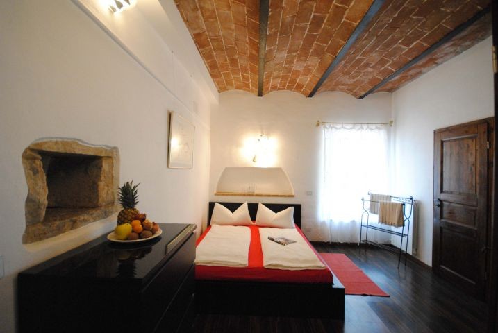 Schlafzimmer 1