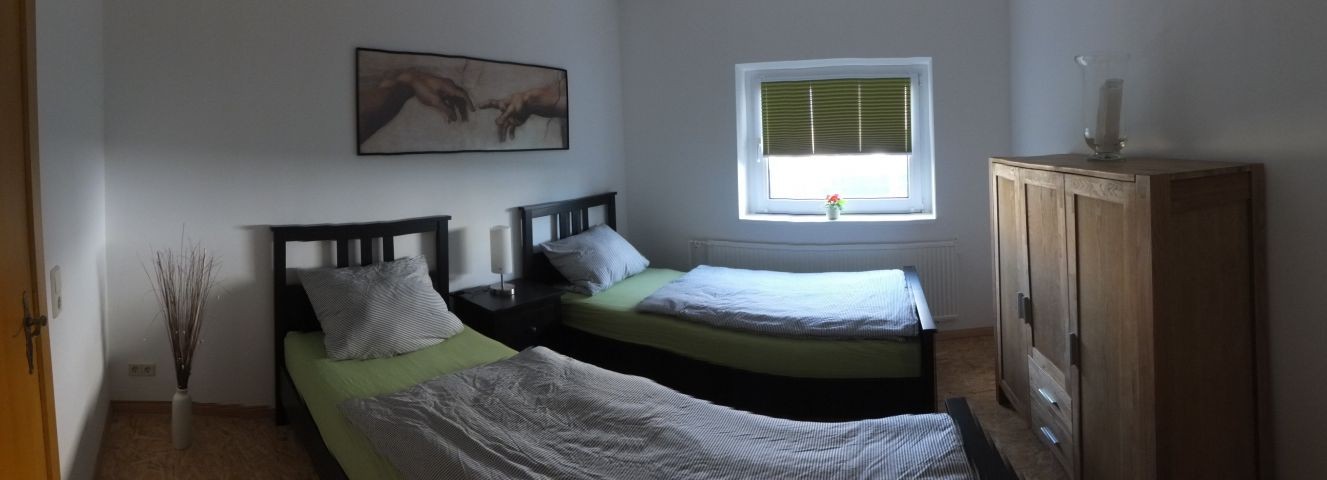 Schlafzimmer 2