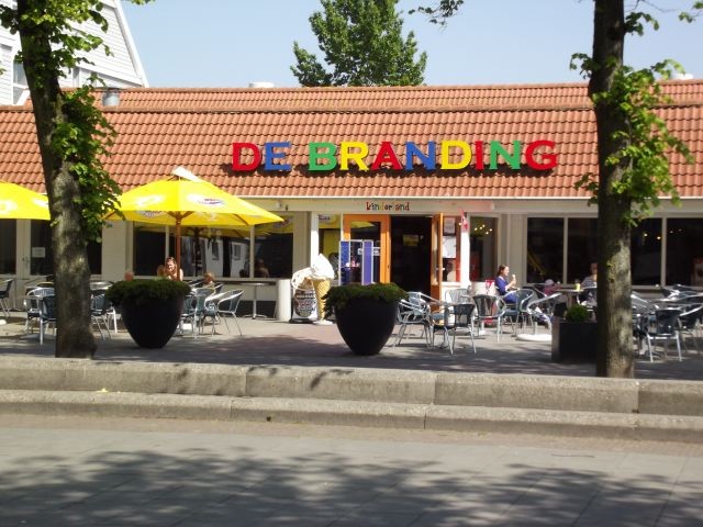 Snackbar im Zentrum des Parks