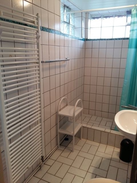 Geräumiges Bad