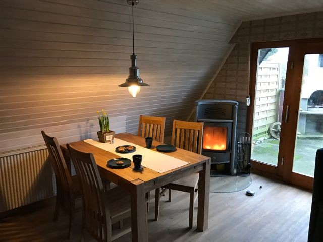 Essbereich mit Kamin