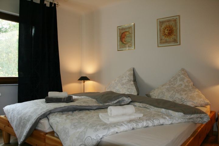 Schlafzimmer 1