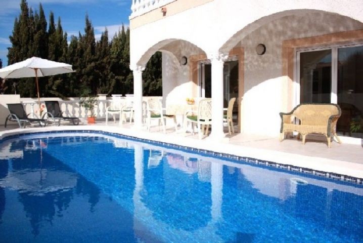 LuxusFerienhaus für 6 Personen mit Pool, Klima und