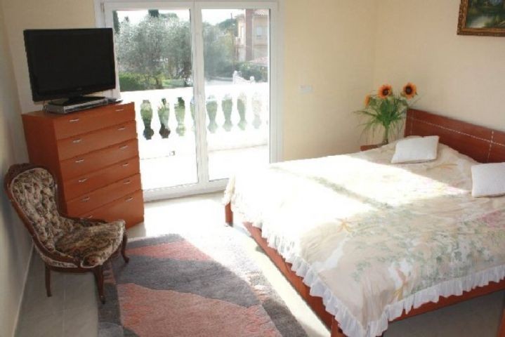 LuxusFerienhaus für 6 Personen mit Pool, Klima und