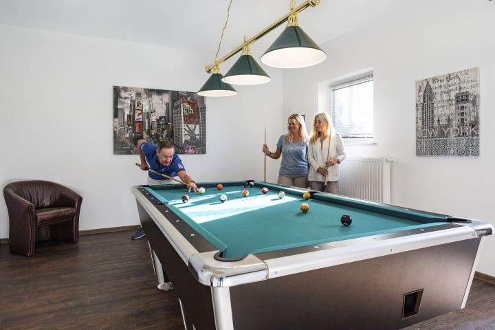 Billardzimmer im Souterrain