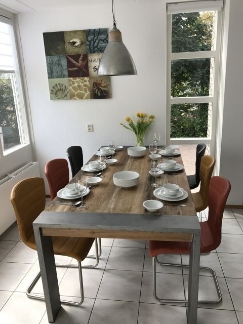 mit Blick auf umlaufende Terrassen