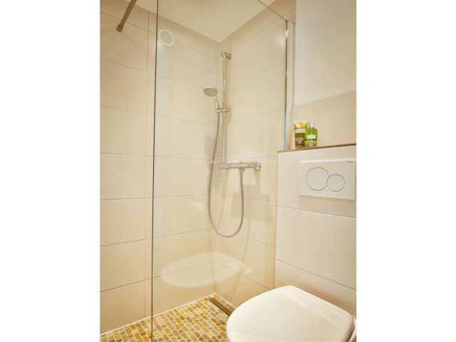 Modernes kleines Duschbad - Ansicht Dusche 