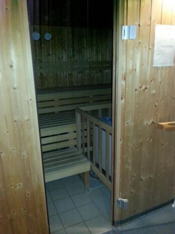 Sauna im privaten Hallenbad 