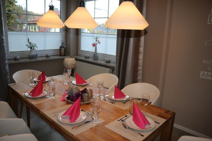 Esszimmer Tisch erweiterbar auf 8 Personen