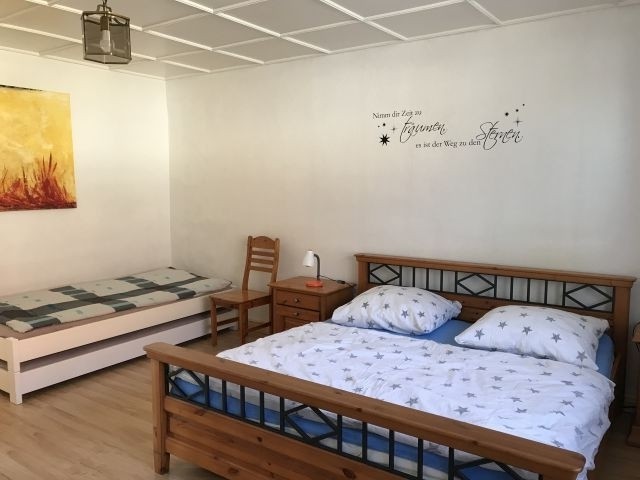 Schlafzimmer 1 mit Extraliege