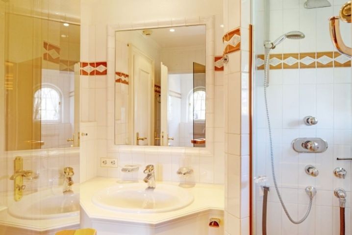 Badezimmer eins