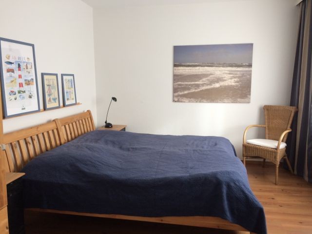Schlafzimmer mit Doppelbett