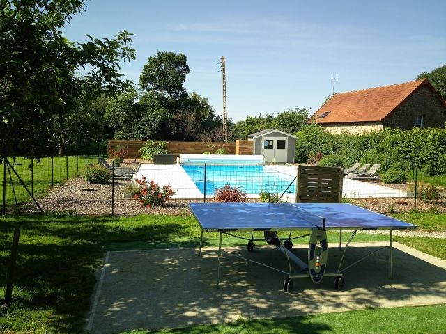Gemeinschaftlicher beheizter Pool (10m x 5m, 28 Grad Mai-Sept)