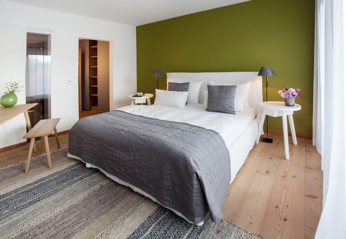 2. Schlafzimmer mit en suite Bad und Balkon