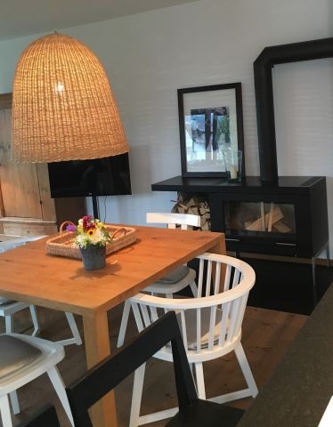 Wohnzimmer mit Kaminofen