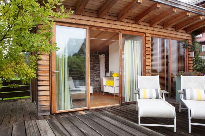 Badehaus mit Sauna, Solarium, und Ruheraum