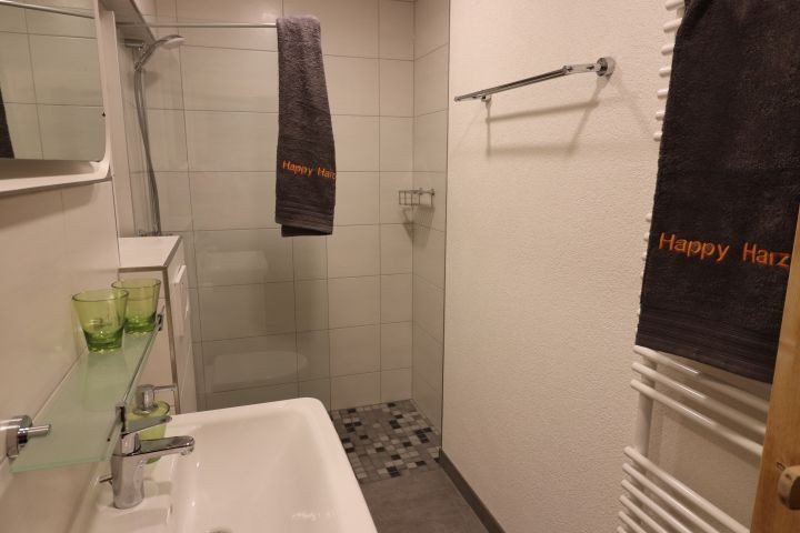 Badzimmer mit bodengleicher Dusche
