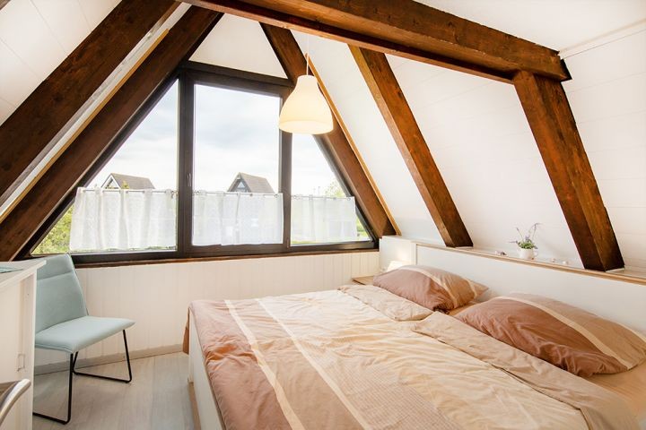 Schlafzimmer 1