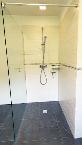 Ferienhaus Fiete -große WalkIn-Dusche im OG