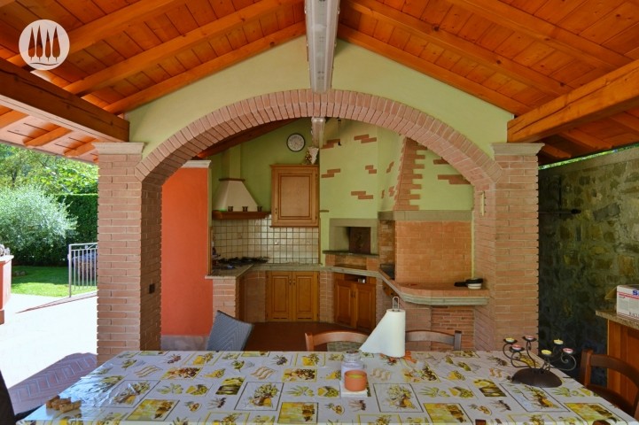 Ferienhaus mit privatem Pool und Aussenküche mitten in der Natur