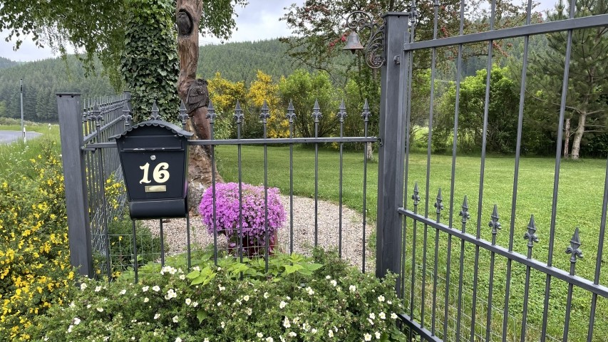 Ferienhaus in Alleinlage, mit Panoramablick und komplett eingezäunt