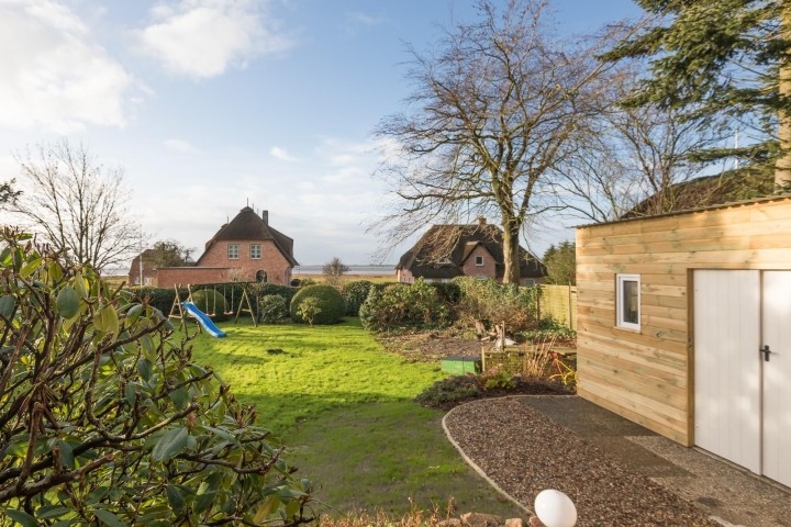 Ferienhaus Wattläufer mit Kamin und Garten im Luftkurort