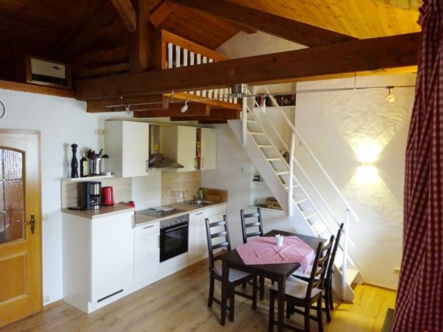 Moderne Ferienwohnung mit Garten in ruhiger Lage