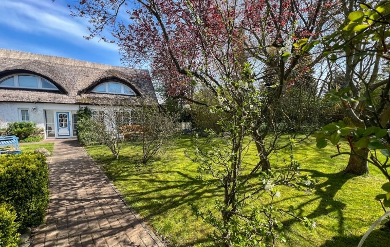 Reetdachhaus Binz, 2 Schlafzimmer, Garten, Terrasse, Carport