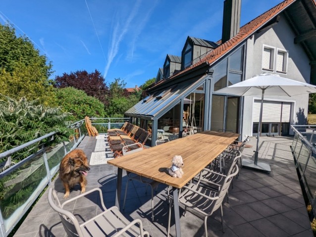 perfekt, neu und komfortabel eingerichtetes Ferienhaus mit Weitsicht
