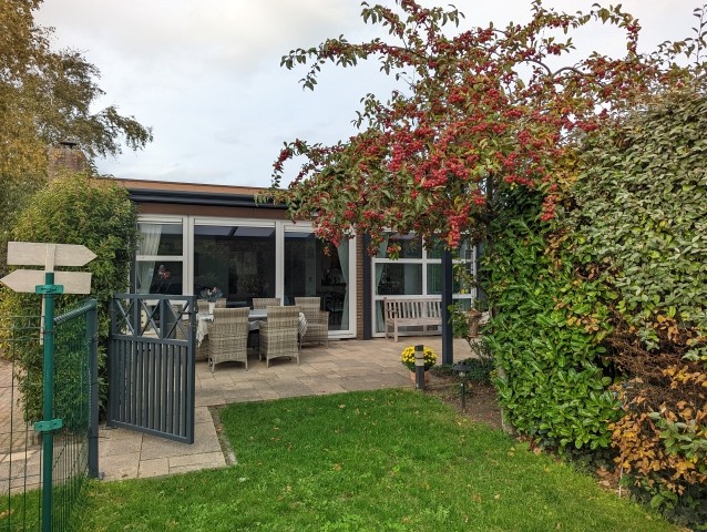 N129x1 Wohlfühlbungalow, komplett eingezäunten Garten am langen Strand