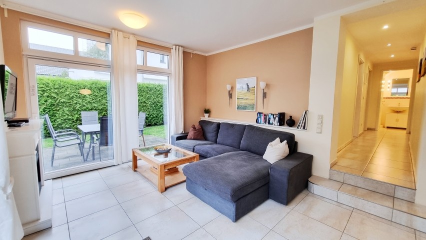 Traumhafte Ferienwohnung "Baltic Sunrise" mit Garten an der Ostseeküste