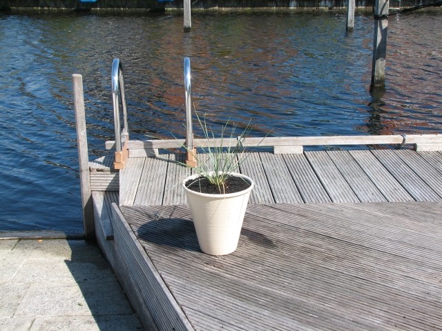 Haus am Wasser mit Bootssteg, Paradies für Wassersportler