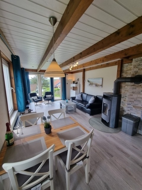 Modernes Ferienhaus am Mönchneversdorfer See, Ostsee, Wald und Felder
