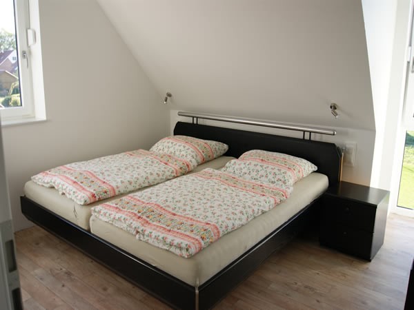 Schlafzimmer 2 OG