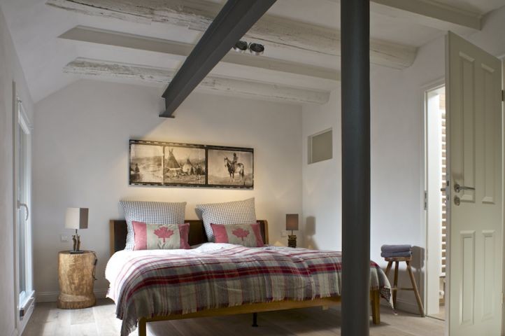 Rustikales Schlafzimmer im Nordamerika-Stil