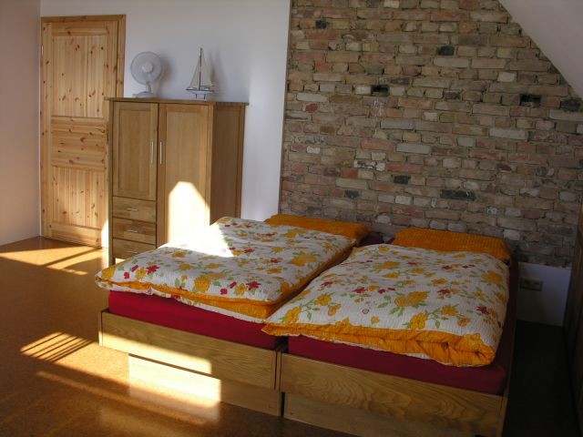 großes Doppelbett