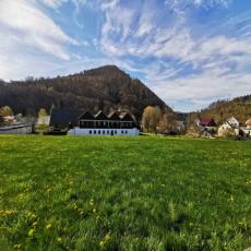 Terrassenwhg. Diemelwöhnchen  am See mit Bergen