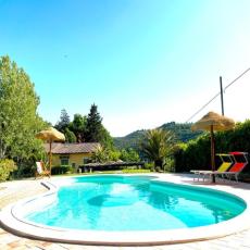 Reizendes Ferienhaus mit Garten und Pool für die Familie 